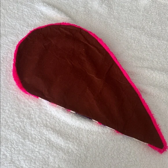 HEART SHAPED MIRROR RUG - Picture 7 of 7